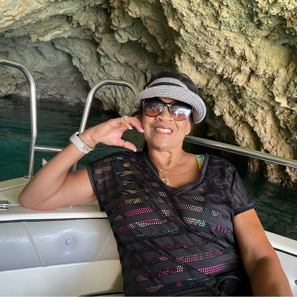 Meet your Posher, Debbie - Picture 6 of 7